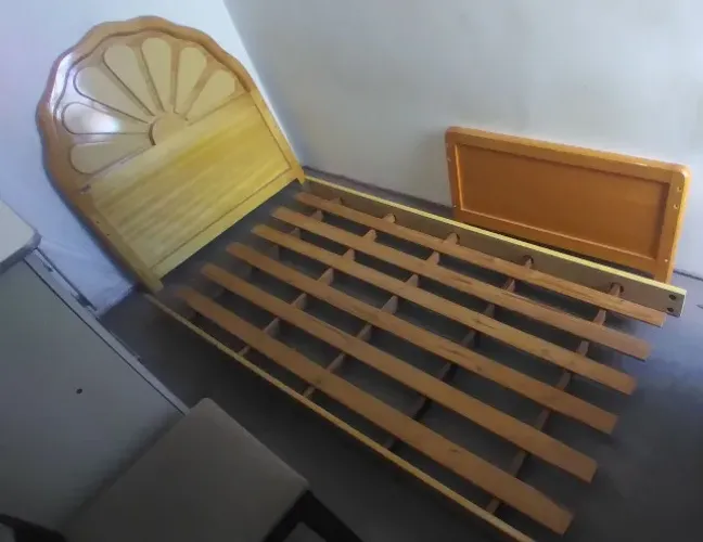 Cama de Solteiro em Madeira Maciça Cabeceira Sol Nascente Vintage
