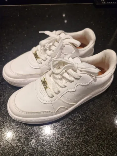 Tenis branco Vizano
