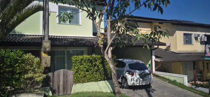 Linda Casa em Condomínio com 3 Quartos sendo 1 Suíte e Vaga para até 4 Carros Badu/ Nit