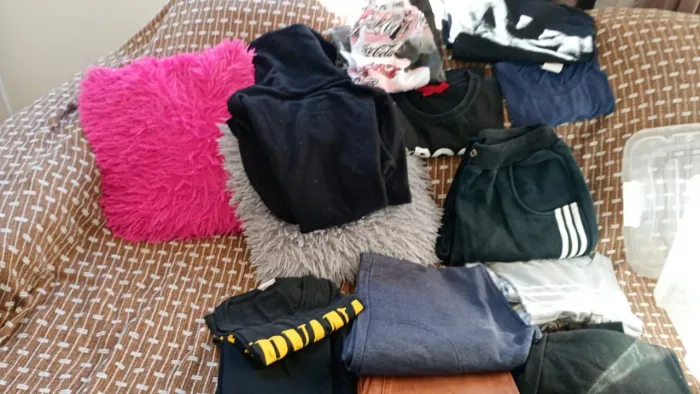 Vendo roupas de menino