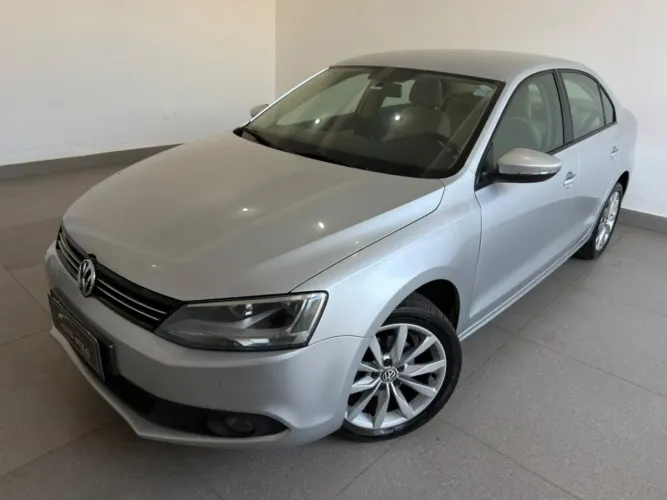 Volkswagen Jetta Comfortline 2.0 T.flex 8V 4P Tipt. 2013