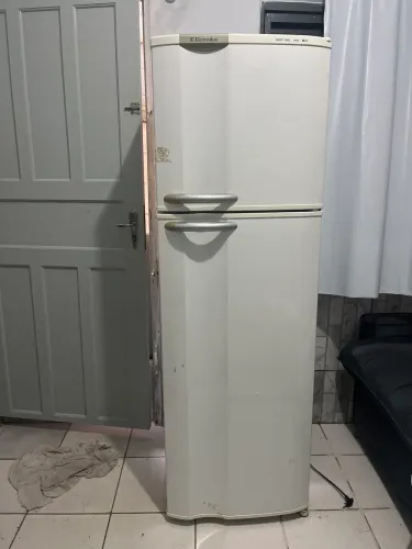 Vendo geladeira no precinho