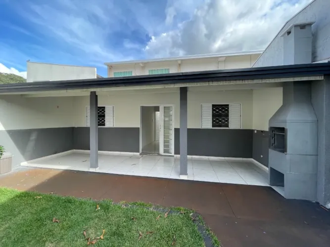 Locação - Residência nova no Jardim Alvorada em Maringá