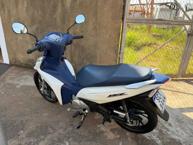 Vendo BIZ 125 ano 2023 única dona falar com Márcio de Anápolis i............... *