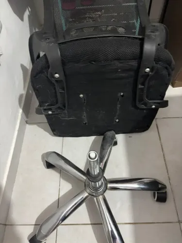 Vendo cadeira pra quem tem interesse de comprar pra ajeitar