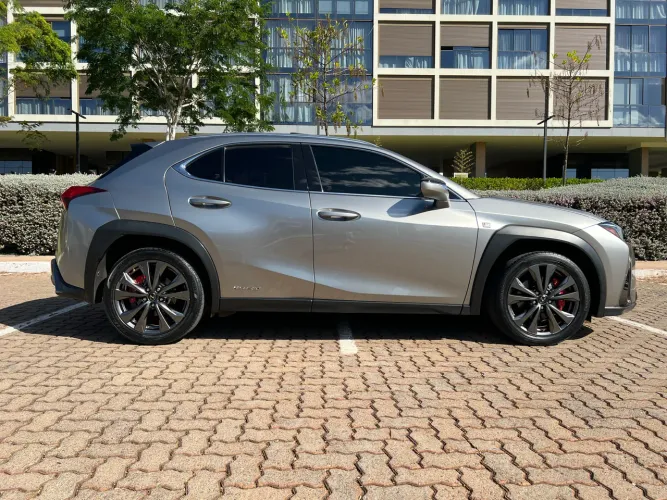 Lexus UX-250H F-sport 2.0 16V Aut.(hybrid) 2019