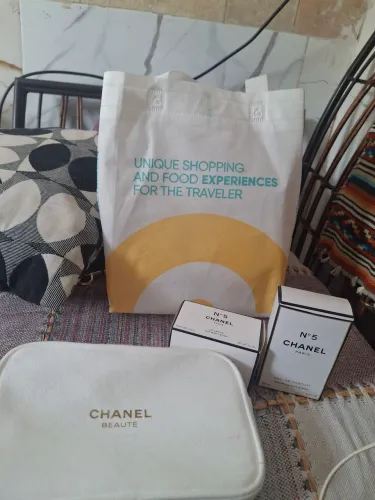 Vendo parfum com sabonete Chanel original  ganhei mas não usei