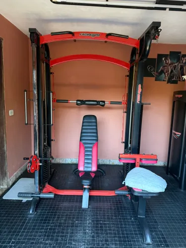 Academia para todos grupos musculares