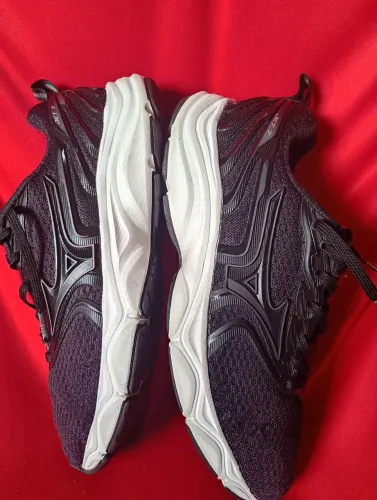 Tênis Mizuno Jet 7 para corredores e academia, tamanho 36, pronto para usar.