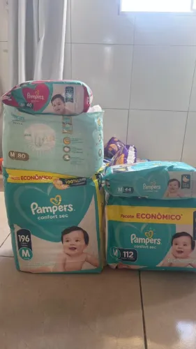 Pack Pampers Tamanho M - 472 Fraldas (Premium Care, Confort Sec e Supersec)