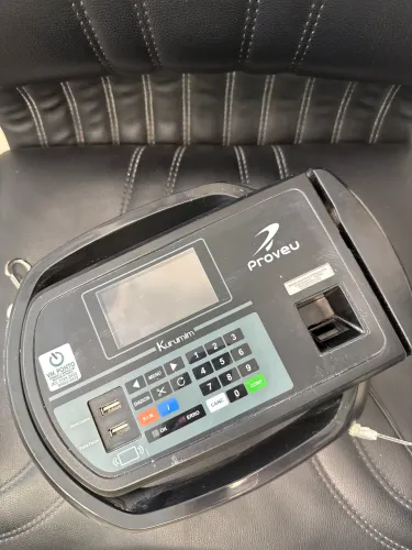 Relógio de ponto eletrônico 