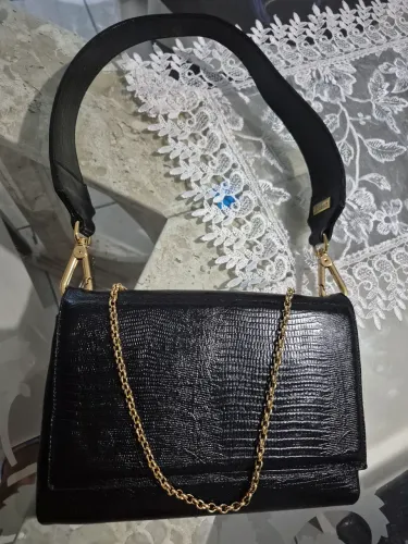 Bolsa em couro legítimo