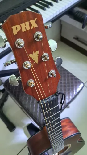 Violão baby PHX TRAVELLER. Vem com um jogo de corda + Bag
