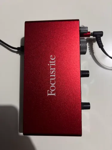 Placa de Áudio Focusrite 2i2 3? Geração 