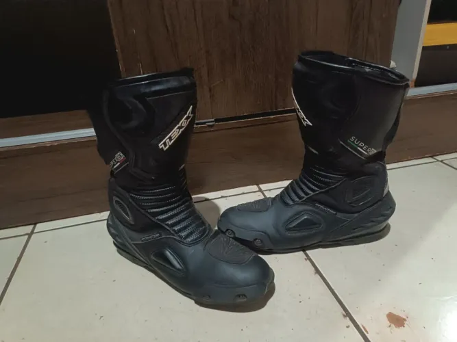 Bota motociclista