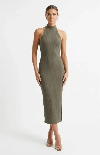 Vestido verde oliva tam p/ novo!. C&A. NOVO!!. ACEITO TROCA.