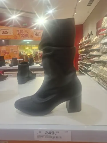 Vendo bota beira rio