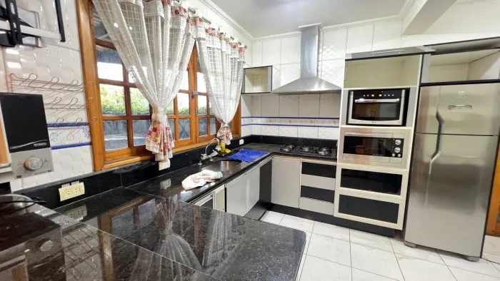 Casa / Sobrado para Locação em Guarulhos, Jardim Santa Mena, 3 dormitórios, 1 suíte, 2 ban