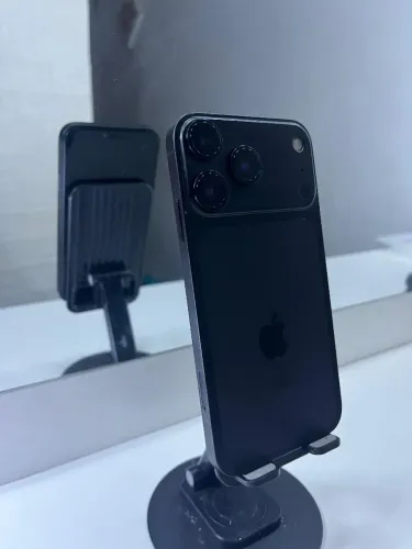 iPhone 11 na carcaça do 18 pro