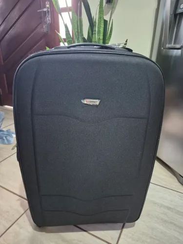 Mala Tonin nova com etiqueta