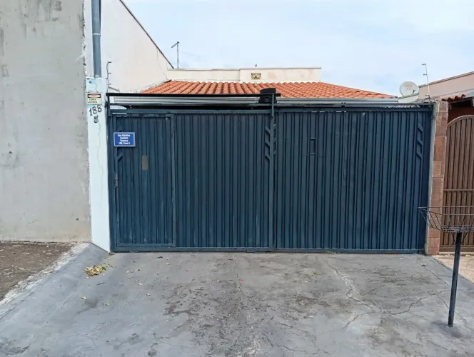 Casa a venda no bairro Maré Mansa. Documentos em dia. *