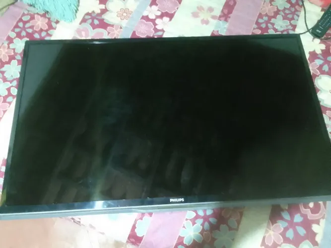 tv philips smart 43 com uma linha bem fininhana tela mais nao intefere em nada