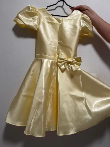 Vestido de festa amarelo, adulto