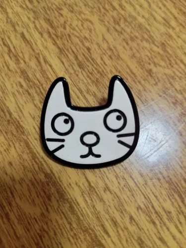 Pin Gato Branco