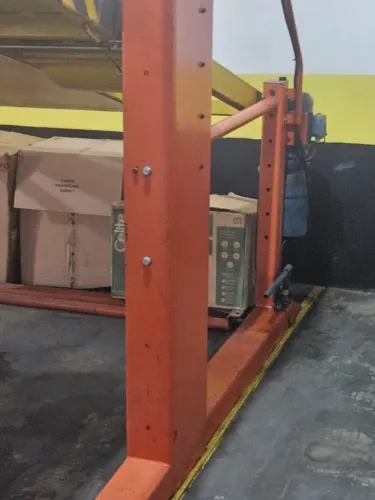 Rampa pantográfica para garagem.
