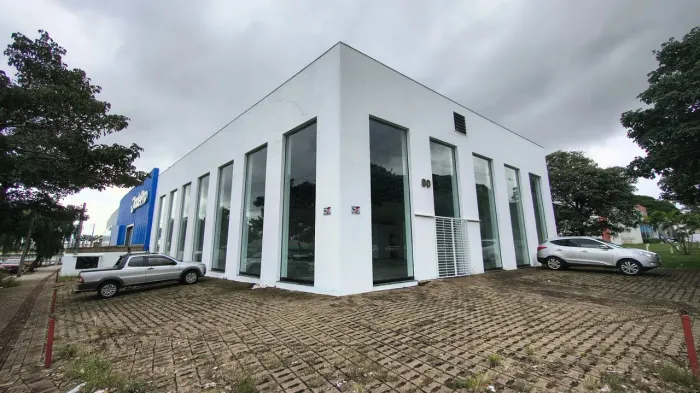 Loja com 500m² para alugar