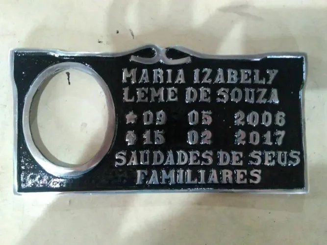 Placa tumular de alumínio