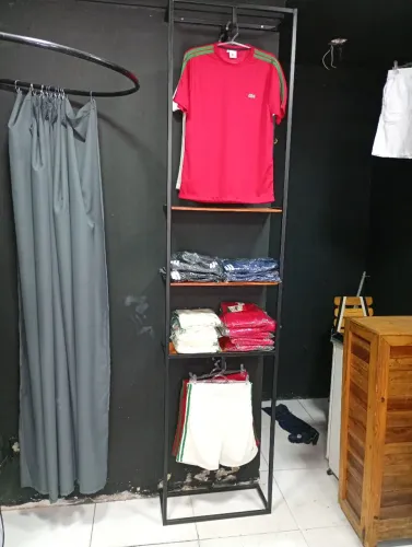 Móveis tipo industrial (araras, mesas, cadeiras, banquetas, estantes, racks...) 