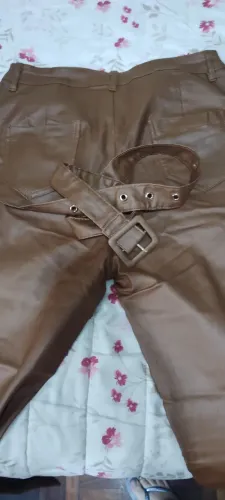 Calça couro