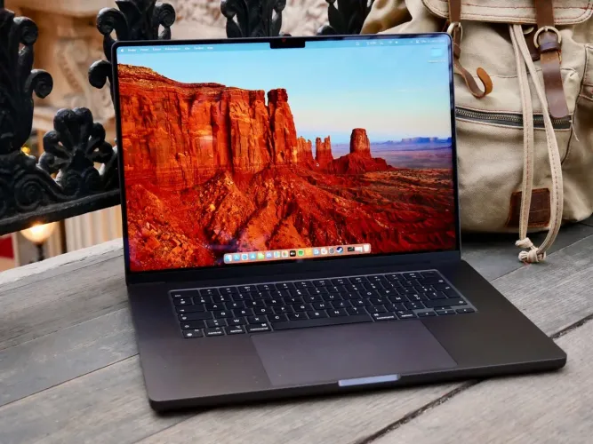 Macbook Pro M3 Pro 18GB 1TB 2023 Impecável na Caixa com Case Rígido e Capa
