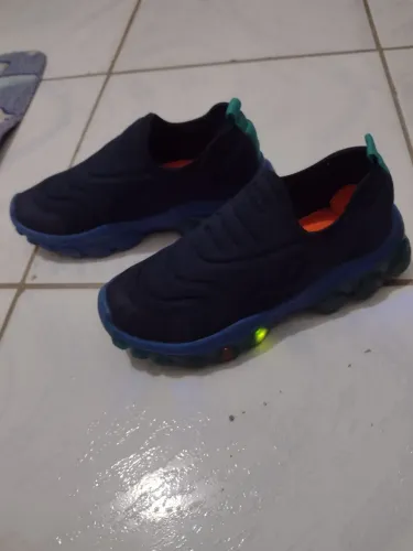 Sapato bibi de led tamanho 32