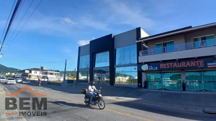 Sala Comercial à venda em Camboriú.