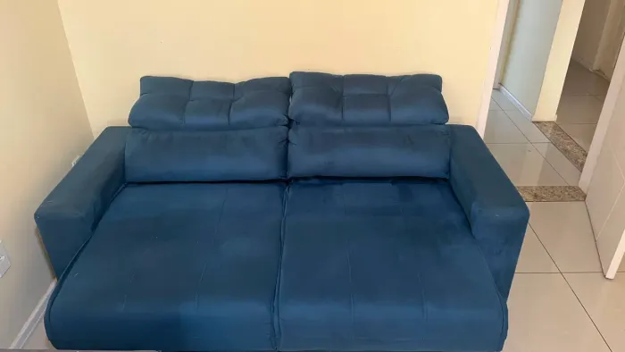 Sofa pouquíssimo uso .vila da penha