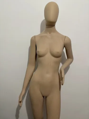 Manequim feminino