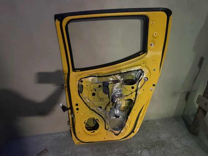 Porta traseira direita l200 triton 2023 completa