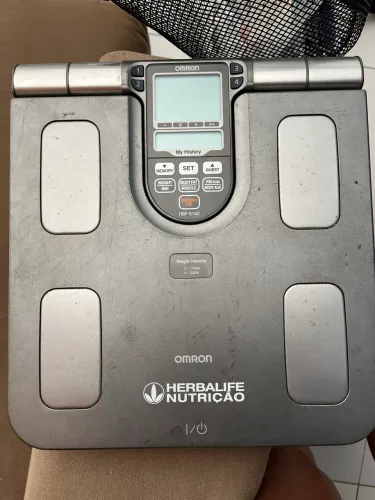 Balança Digital de Bioimpedância Omron Hbf-514C Controle Corporal