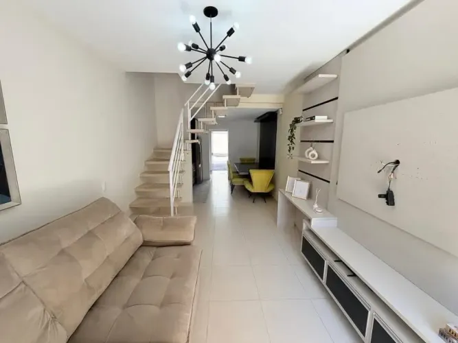 Vendo sobrado semi mobiliado no bairro São Francisco de assis em Camboriú!