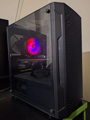PC GAMER RX 6600 8GB, i3 3.70 GHz, 16GB RAM (2X8) 3200 MHz, 1TB SSD NV2