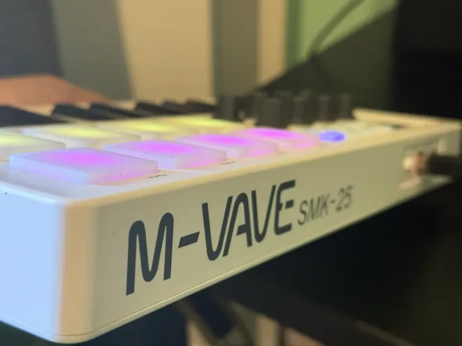 M-vave Teclado Controlador Mídi de 25 Teclas Piano Mini USB + Pedal Sustain
