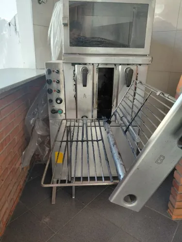 Assador de Frango Profissional