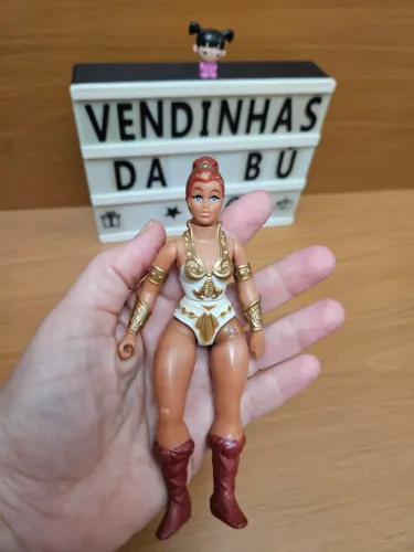 Boneca Teela da franquia He-man Estrela