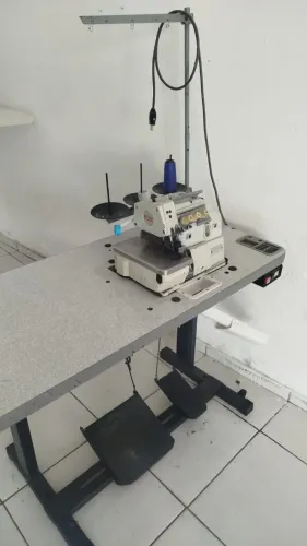 MÁQUINA DE COSTURA 