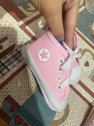 Tênis de bebê menina