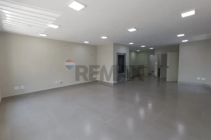Imóvel Comercial para alugar- 7 salas, 8 banheiros, 3 vagas com elevador- Bairro Alto- Pir