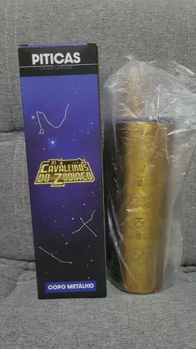 Copo Metálico Cavaleiros do Zodíaco Piticas for fans by fans 590 ml