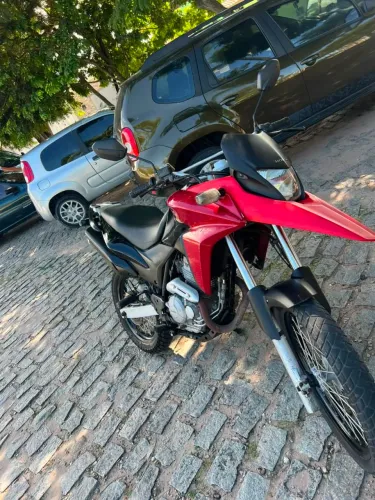 Vendo XRE em perfeito estado no ponto de transferir